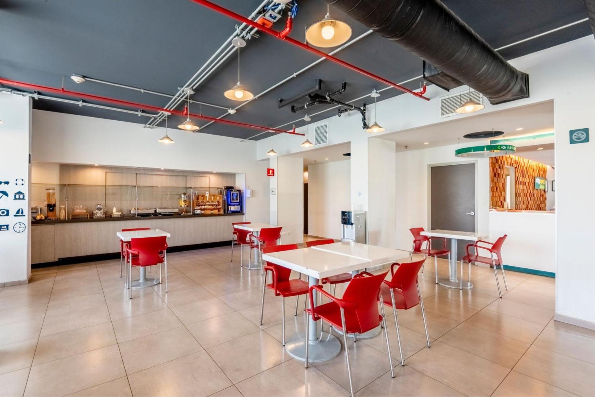 City Express Junior By Marriott Merida Altabrisa Exterior photo