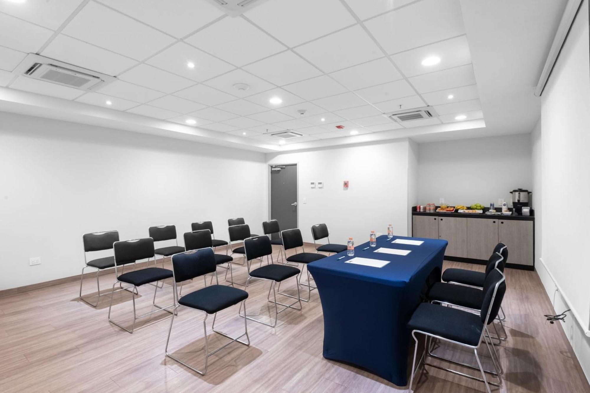City Express Junior By Marriott Merida Altabrisa Exterior photo