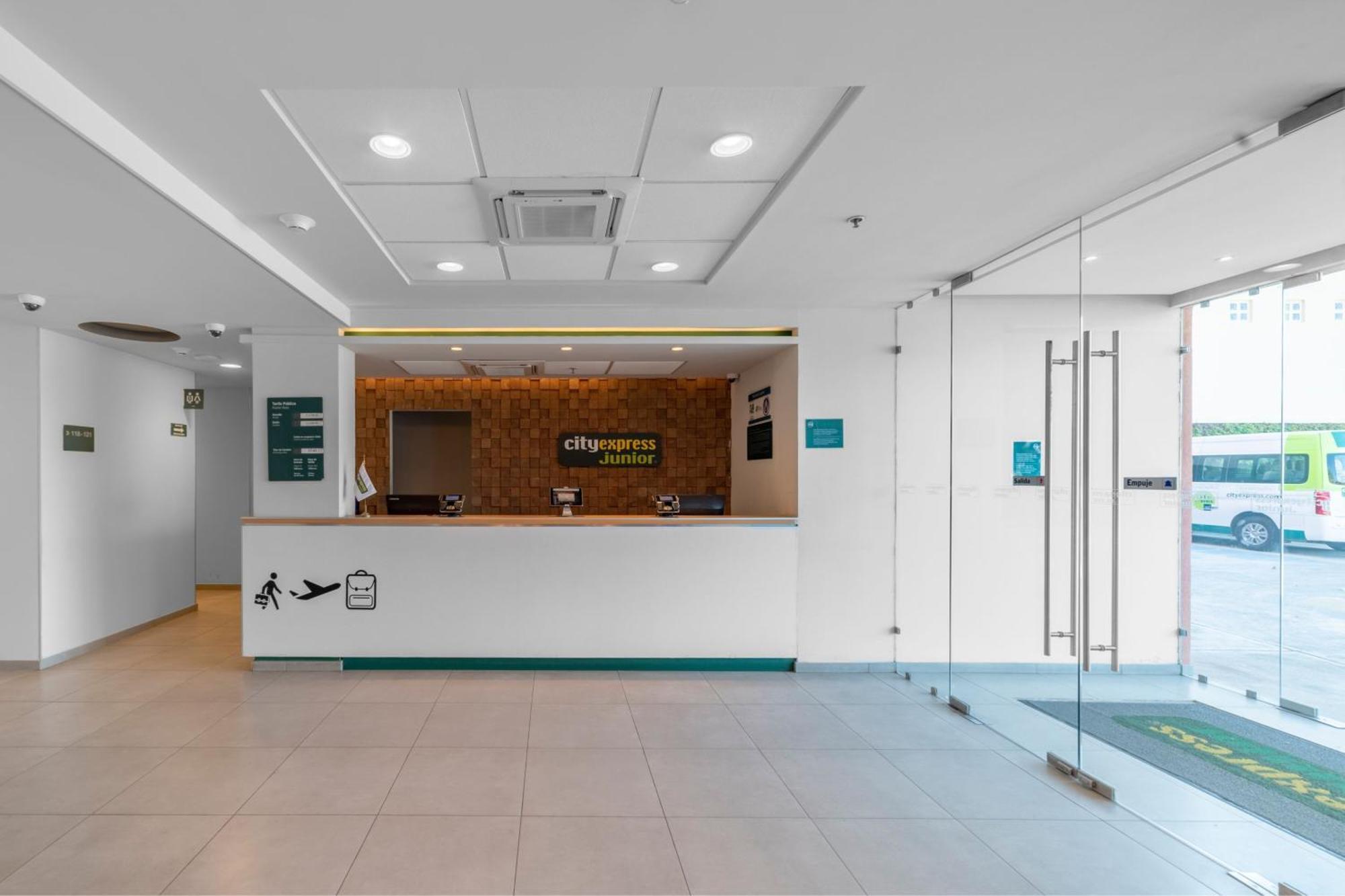 City Express Junior By Marriott Merida Altabrisa Exterior photo