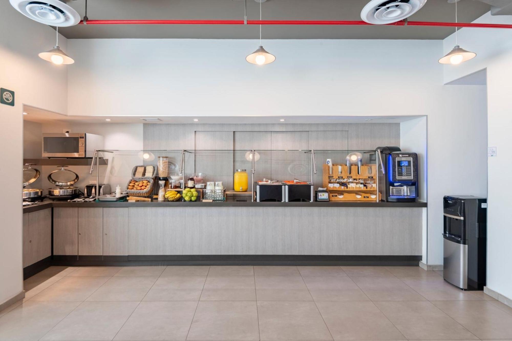 City Express Junior By Marriott Merida Altabrisa Exterior photo