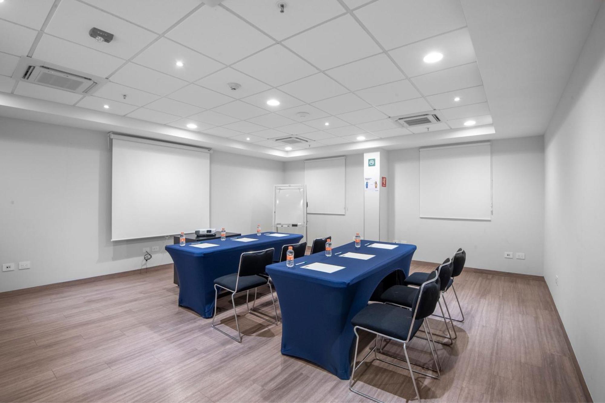 City Express Junior By Marriott Merida Altabrisa Exterior photo