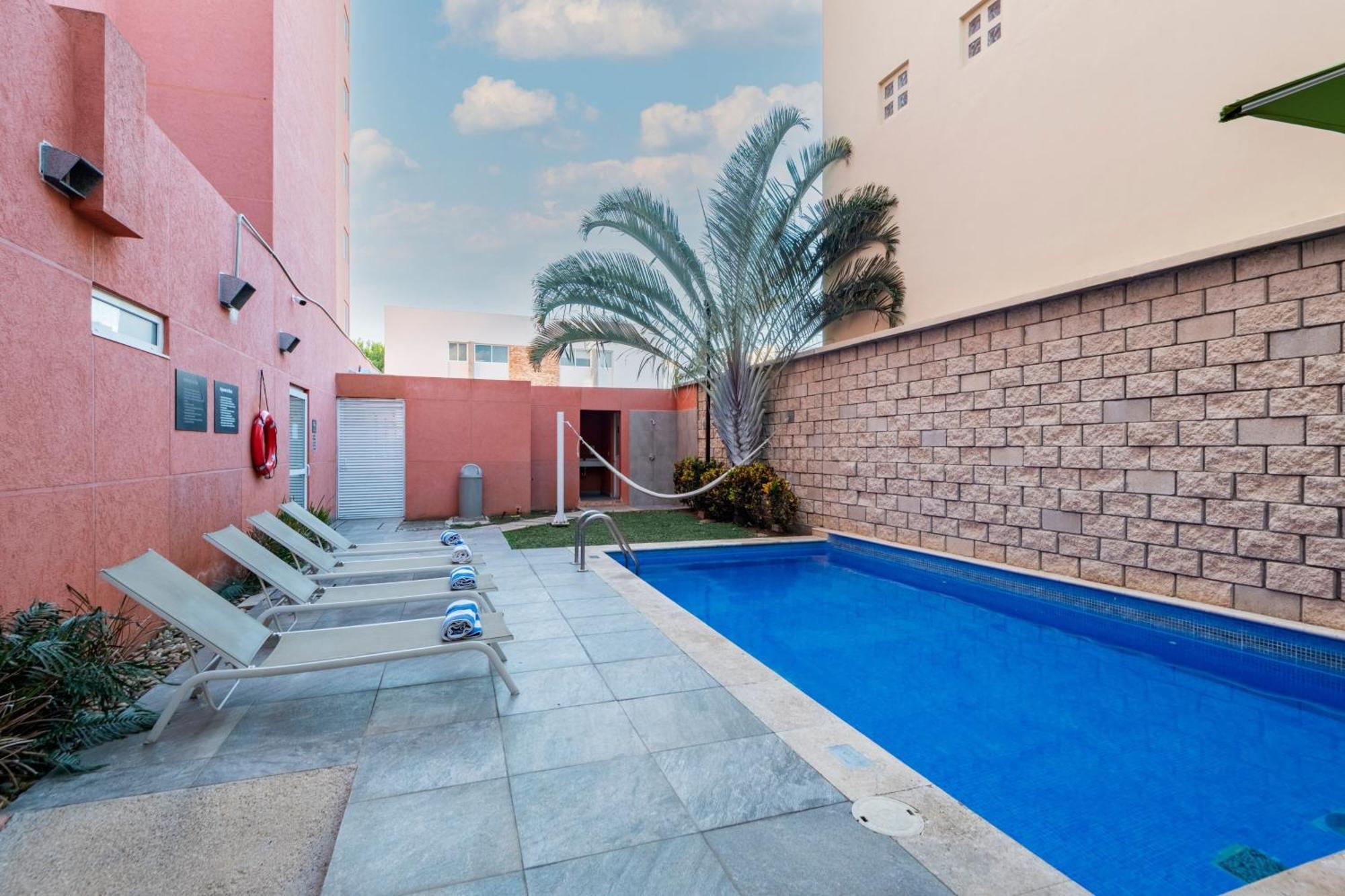 City Express Junior By Marriott Merida Altabrisa Exterior photo