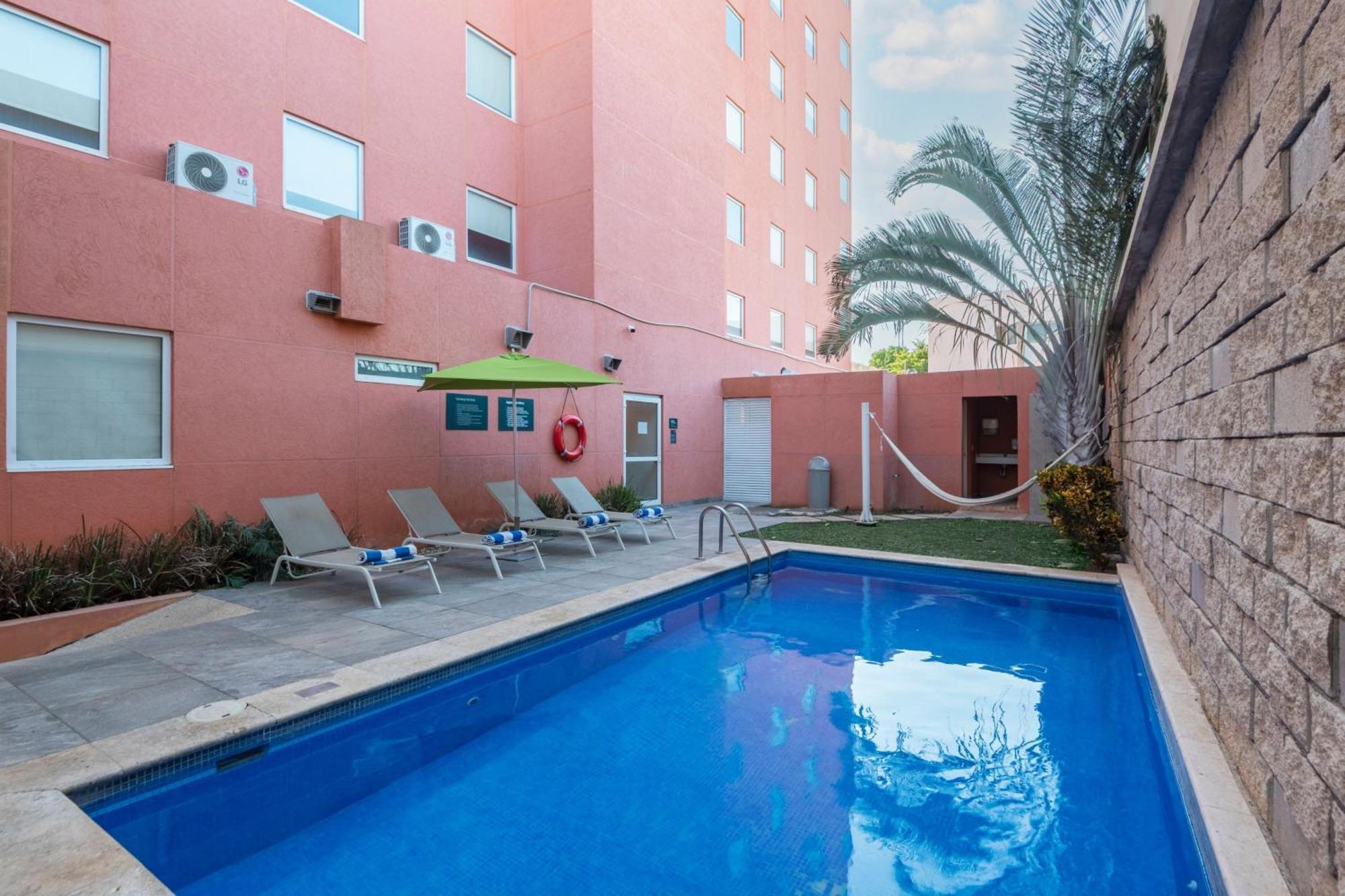 City Express Junior By Marriott Merida Altabrisa Exterior photo