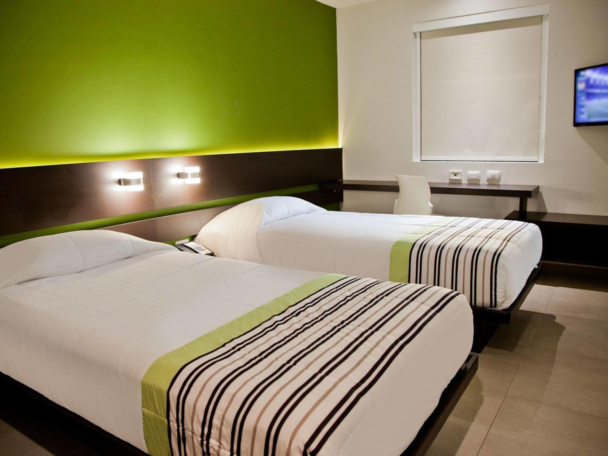 City Express Junior By Marriott Merida Altabrisa Exterior photo